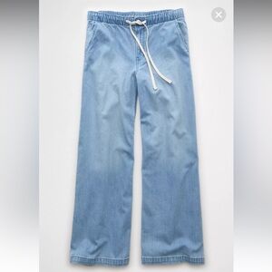 NWT American Eagle  Stretch Low-Rise Ultra Wide-Leg Pull-On Jean